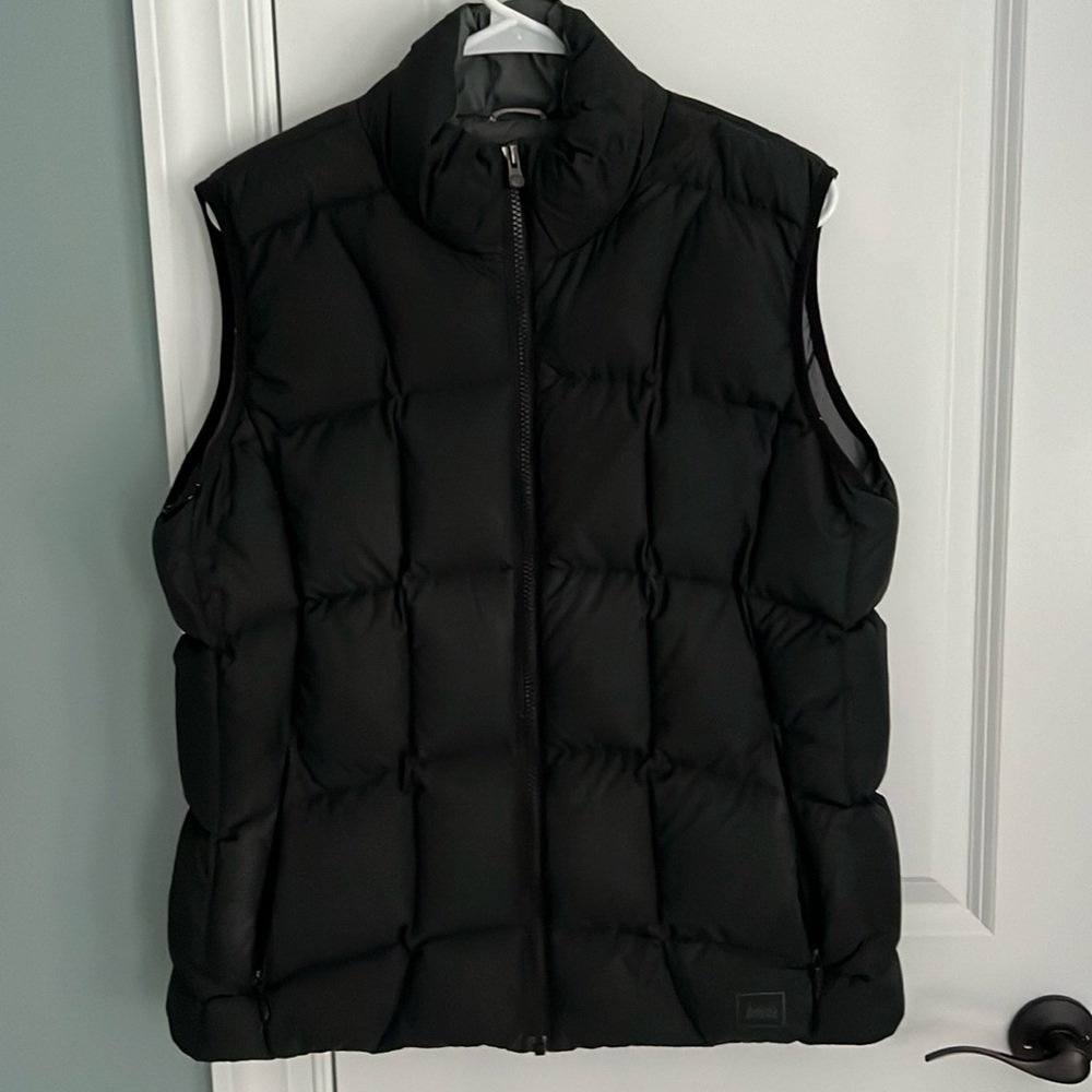 REI women’s puffer vest